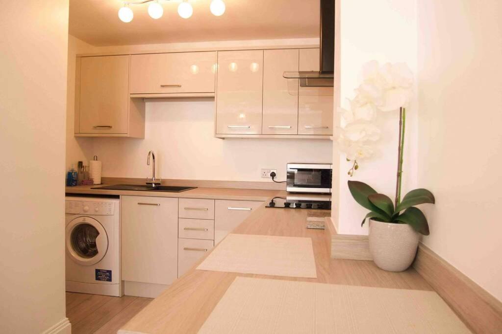 York City Centre, Recently Renovated 2 Bedroom Flat Ngoại thất bức ảnh